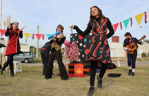 Continúa este finde el ciclo “Gurisada y Teatro” en Sala Saltimbanquis