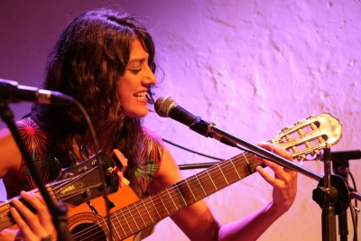Analía Bosque presenta su nuevo álbum en La Casa de la Cultura