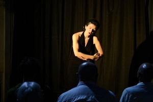 Ciclo Domingos de Teatro en La Usina presenta un unipersonal de poesía escénica