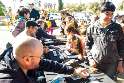 Zona de palabras: Cruce de artes y feria de libros en la costanera