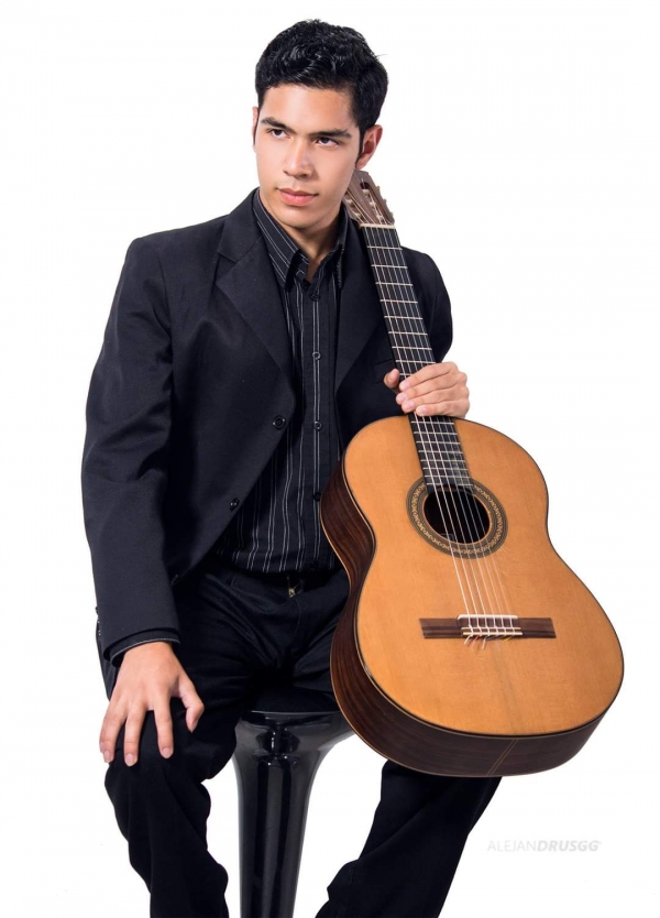 Recital de guitarra en la Biblioteca Popular