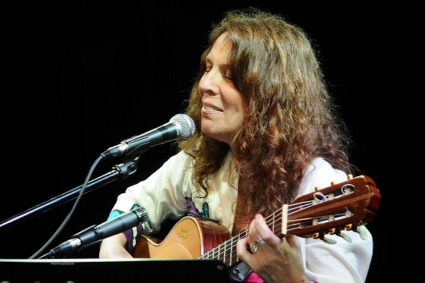 La artista Marita Londra vuelve a Entre Ríos con recitales en las dos costas