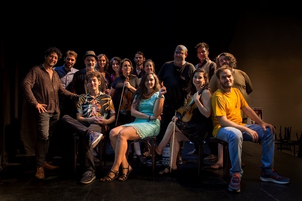 La Orquesta Utópica toca en Paraná