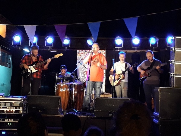 Teatro, cine y música el finde en Casa Boulevard / Sala Metamorfosis
